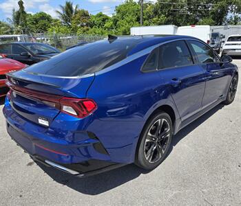 2021 Kia K5 GT-Line   - Photo 9 - Miami, FL 33147