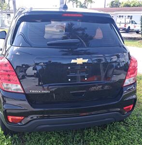2018 Chevrolet Trax LS   - Photo 4 - Miami, FL 33147