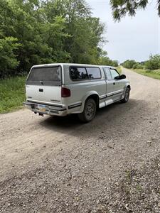 1999 Chevrolet S-10 LS 2dr LS   - Photo 2 - Topeka, KS 66619