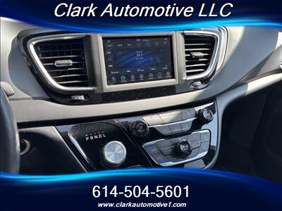 2020 Chrysler Pacifica Touring   - Photo 15 - Plain City, OH 43064