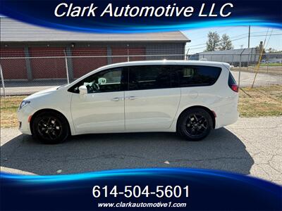 2020 Chrysler Pacifica Touring   - Photo 8 - Plain City, OH 43064