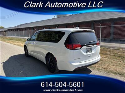2020 Chrysler Pacifica Touring   - Photo 7 - Plain City, OH 43064