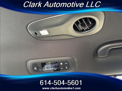 2020 Chrysler Pacifica Touring   - Photo 21 - Plain City, OH 43064