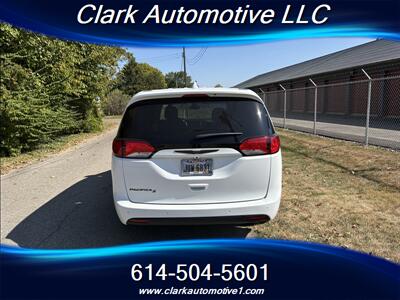 2020 Chrysler Pacifica Touring   - Photo 6 - Plain City, OH 43064