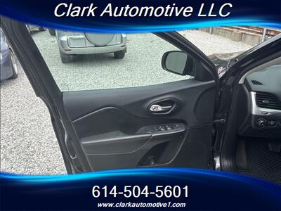 2015 Jeep Cherokee Trailhawk  Leather - Photo 10 - Plain City, OH 43064