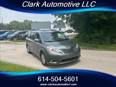 2014 Toyota Sienna XLE 8-Passenger  Leather, Navi, Sunroof, Entertainment - Photo 4 - Plain City, OH 43064