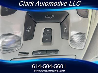 2014 Toyota Sienna XLE 8-Passenger  Leather, Navi, Sunroof, Entertainment - Photo 29 - Plain City, OH 43064