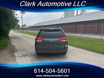 2014 Toyota Sienna XLE 8-Passenger  Leather, Navi, Sunroof, Entertainment - Photo 7 - Plain City, OH 43064