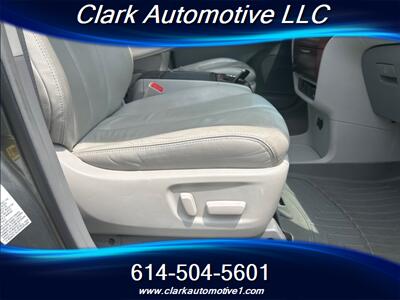 2014 Toyota Sienna XLE 8-Passenger  Leather, Navi, Sunroof, Entertainment - Photo 15 - Plain City, OH 43064