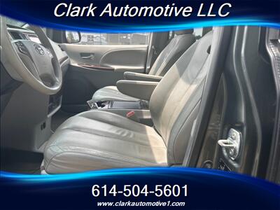 2014 Toyota Sienna XLE 8-Passenger  Leather, Navi, Sunroof, Entertainment - Photo 10 - Plain City, OH 43064