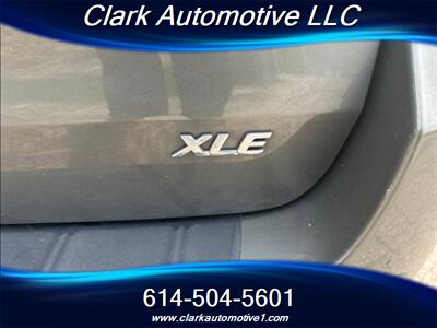 2014 Toyota Sienna XLE 8-Passenger  Leather, Navi, Sunroof, Entertainment - Photo 22 - Plain City, OH 43064