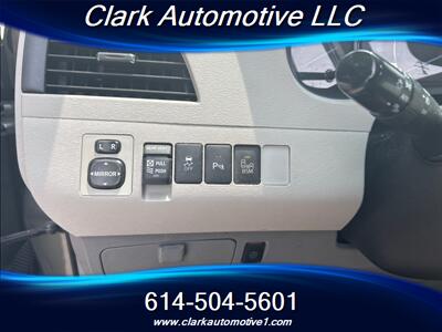 2014 Toyota Sienna XLE 8-Passenger  Leather, Navi, Sunroof, Entertainment - Photo 26 - Plain City, OH 43064