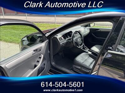 2017 Volkswagen Jetta 1.4T SE   - Photo 10 - Plain City, OH 43064