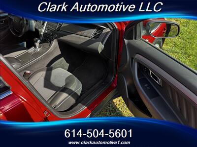 2010 Ford Taurus SEL   - Photo 10 - Plain City, OH 43064