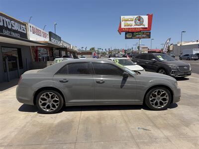 2018 Chrysler 300 Touring - Photo 6 - Phoenix, AZ 85008