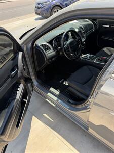 2018 Chrysler 300 Touring - Photo 7 - Phoenix, AZ 85008