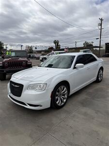 2017 Chrysler 300 Limited Sedan