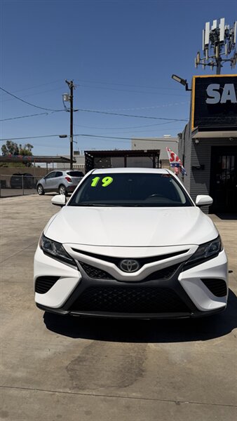 2019 Toyota Camry LE   - Photo 1 - Phoenix, AZ 85008