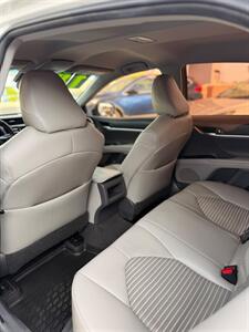 2018 Toyota Camry SE   - Photo 8 - Phoenix, AZ 85008