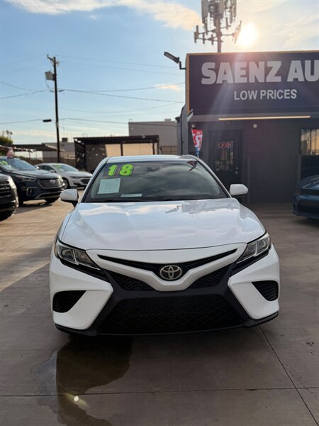 2018 Toyota Camry SE   - Photo 1 - Phoenix, AZ 85008
