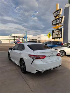 2018 Toyota Camry SE   - Photo 5 - Phoenix, AZ 85008