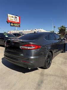 2020 Ford Fusion SE - Photo 6 - Phoenix, AZ 85008