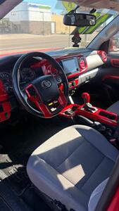 2017 Toyota Tacoma SR5 V6   - Photo 9 - Phoenix, AZ 85008