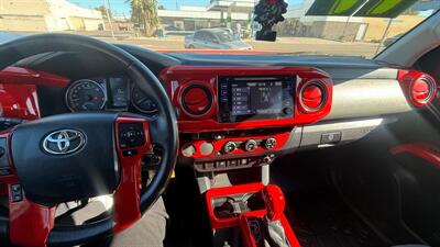 2017 Toyota Tacoma SR5 V6   - Photo 8 - Phoenix, AZ 85008