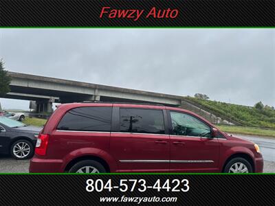 2014 Chrysler Town & Country Touring - Photo 5 - Richmond, VA 23233