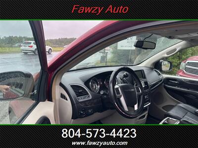 2014 Chrysler Town & Country Touring - Photo 9 - Richmond, VA 23233