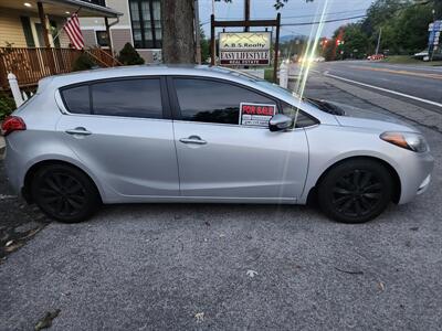 2015 Kia Forte5 EX - Photo 4 - Newburgh, NY 12550