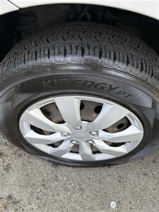 2007 Toyota Sienna CE 7-Passenger - Photo 12 - Newburgh, NY 12550