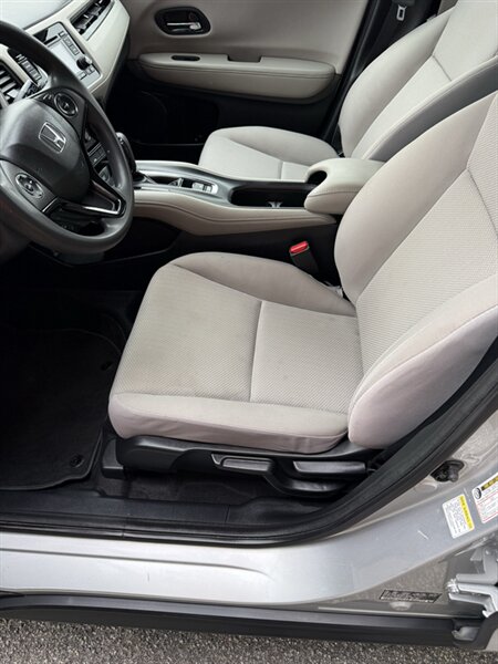 2016 Honda HR-V LX - Photo 6