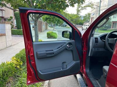 2012 Nissan Xterra X 4WD ONE OWNER NEW TOYOTA TRADE  NEW TIRES AND BRAKES ALL ORIGINAL  L PAINT LIKE NEW - Photo 23 - Brooklyn, NY 11218