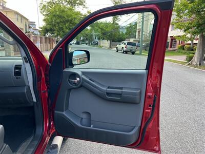 2012 Nissan Xterra X 4WD ONE OWNER NEW TOYOTA TRADE  NEW TIRES AND BRAKES ALL ORIGINAL  L PAINT LIKE NEW - Photo 26 - Brooklyn, NY 11218