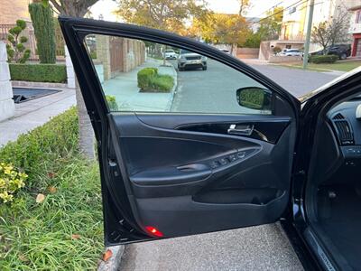 2013 Hyundai SONATA SE 2.0T LTD LEATHER AND MOONROOF  ONE OWNER SENIOR CITZENS VEHICLE SUPER LOW MILES - Photo 30 - Brooklyn, NY 11218