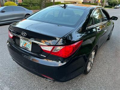 2013 Hyundai SONATA SE 2.0T LTD LEATHER AND MOONROOF  ONE OWNER SENIOR CITZENS VEHICLE SUPER LOW MILES - Photo 4 - Brooklyn, NY 11218