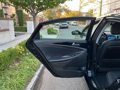 2013 Hyundai SONATA SE 2.0T LTD LEATHER AND MOONROOF  ONE OWNER SENIOR CITZENS VEHICLE SUPER LOW MILES - Photo 29 - Brooklyn, NY 11218