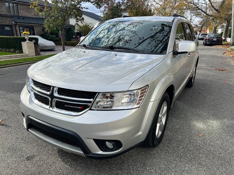 2012 Dodge Journey SXT 7 PASSENGER PA ONE OWNER GARAGE KEPT  NEW TIRES AND BRAKES ALL ORIGINAL   PAINT LIKE NEW