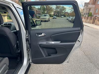 2012 Dodge Journey SXT 7 PASSENGER PA ONE OWNER GARAGE KEPT  NEW TIRES AND BRAKES ALL ORIGINAL   PAINT LIKE NEW - Photo 67 - Brooklyn, NY 11218