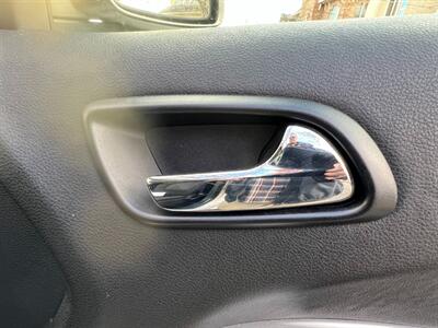 2012 Dodge Journey SXT 7 PASSENGER PA ONE OWNER GARAGE KEPT  NEW TIRES AND BRAKES ALL ORIGINAL   PAINT LIKE NEW - Photo 54 - Brooklyn, NY 11218