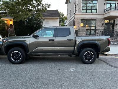 2024 Toyota Tacoma $8,800 PREM PKG!  4WD DOUBLE CAB TRD OFF ROAD PREM  FACTORY WARRANTIES STILL ON VEHICLE - Photo 5 - Brooklyn, NY 11218