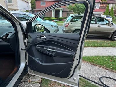 2018 Ford Escape SE 4WD  NEW JERSEY ONE OWNER  FULLY SERVICED NEW TIRES AND BRAKES - Photo 12 - Brooklyn, NY 11218