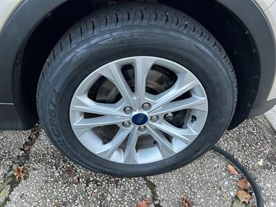 2018 Ford Escape SE 4WD  NEW JERSEY ONE OWNER  FULLY SERVICED NEW TIRES AND BRAKES - Photo 7 - Brooklyn, NY 11218