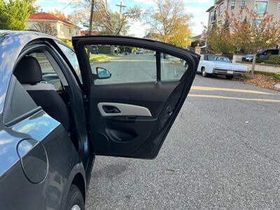 2013 Chevrolet Cruze LS Auto   - Photo 22 - Brooklyn, NY 11218
