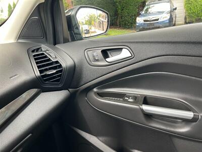 2018 Ford Escape SE 4WD 19 " FACTORY BLACK WHEELS NAVIGATION  PA ONE OWNER NEW  CONTINENTAL TIRES AND BRAKES FULLY SERVICED - Photo 24 - Brooklyn, NY 11218