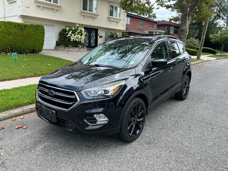 2018 Ford Escape SE 4WD 19 " FACTORY BLACK WHEELS NAVIGATION PA ONE OWNER NEW CONTINENTAL TIRES AND BRAKES FULLY SERVICED - Photo 1 - Brooklyn, NY 11218