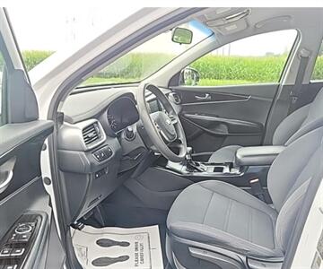 2019 Kia Sorento LX 3RD ROW SEATING  GREAT ALTERNATIVE FOR A MINI VAN NEW TIRES AND BRAKES FULLY SERVICED - Photo 14 - Brooklyn, NY 11218