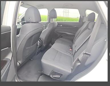 2019 Kia Sorento LX 3RD ROW SEATING  GREAT ALTERNATIVE FOR A MINI VAN NEW TIRES AND BRAKES FULLY SERVICED - Photo 16 - Brooklyn, NY 11218