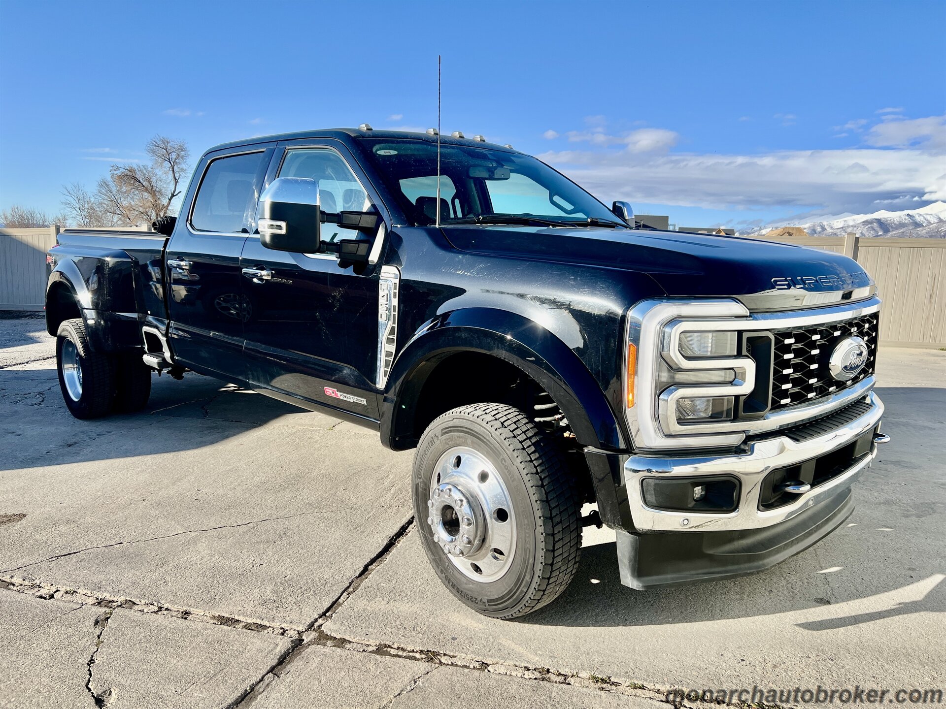 2023 Ford F-450 Super Duty Lariat   - Photo 1 - Washington Terrace, UT 84405